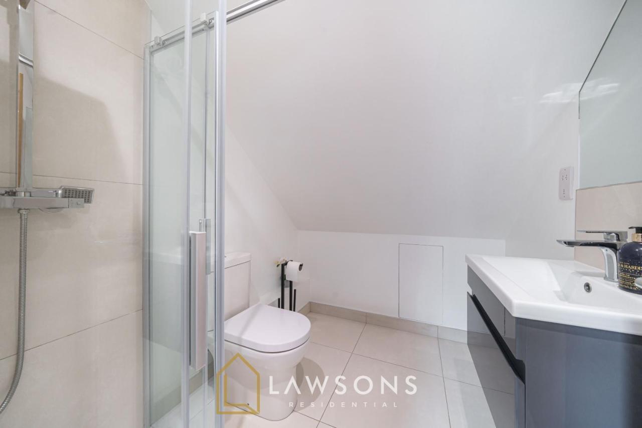Loft Living By Lawsons With Parking Apartment Windsor Exterior photo