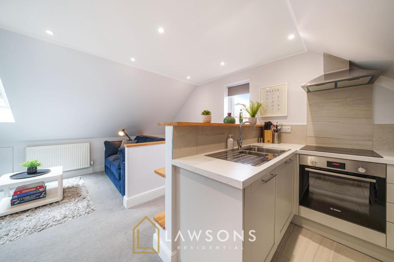 Loft Living By Lawsons With Parking Apartment Windsor Exterior photo